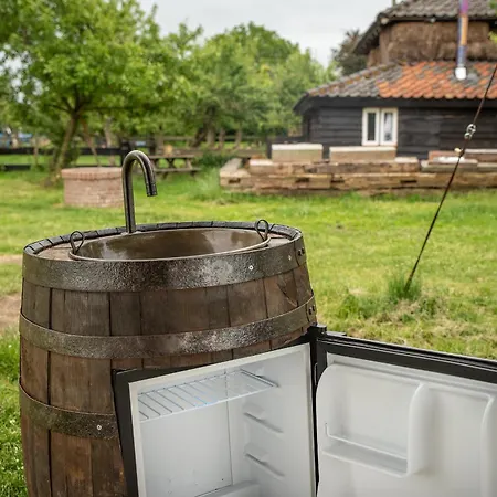 Tiny Wineyhouse 3 Luxe tent