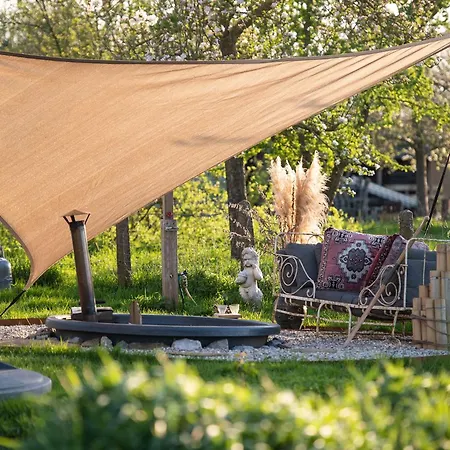 Luxe tent Tiny Wineyhouse 3 *