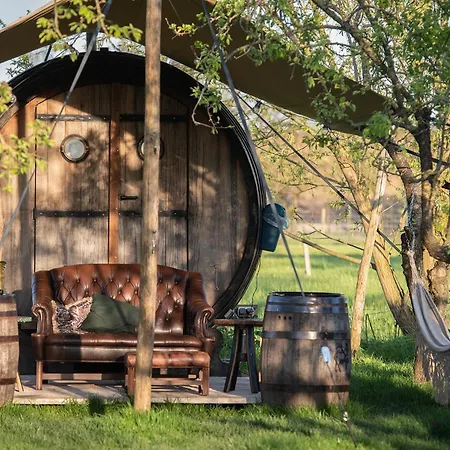 Luxury tent Tiny Wineyhouse 3 *