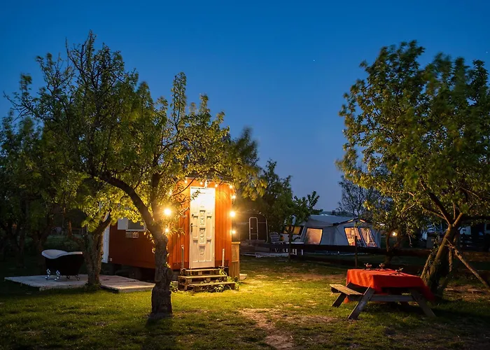 Tiny Wineyhouse 3 Luxury tent