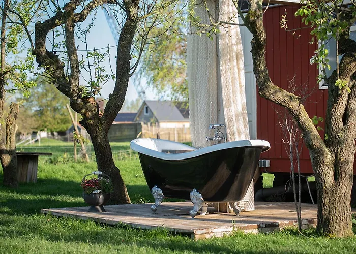 Tiny Wineyhouse 3 Luxury tent